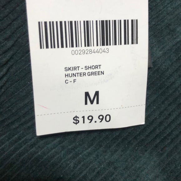 Hunter green short skirt - Picture 3 of 3